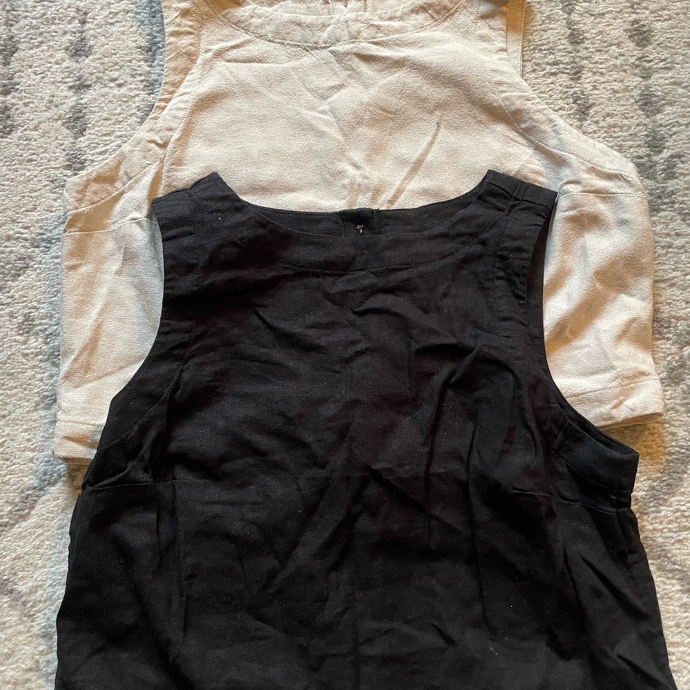 Old Navy Black and Cream Linen Crop Tops set of two XS